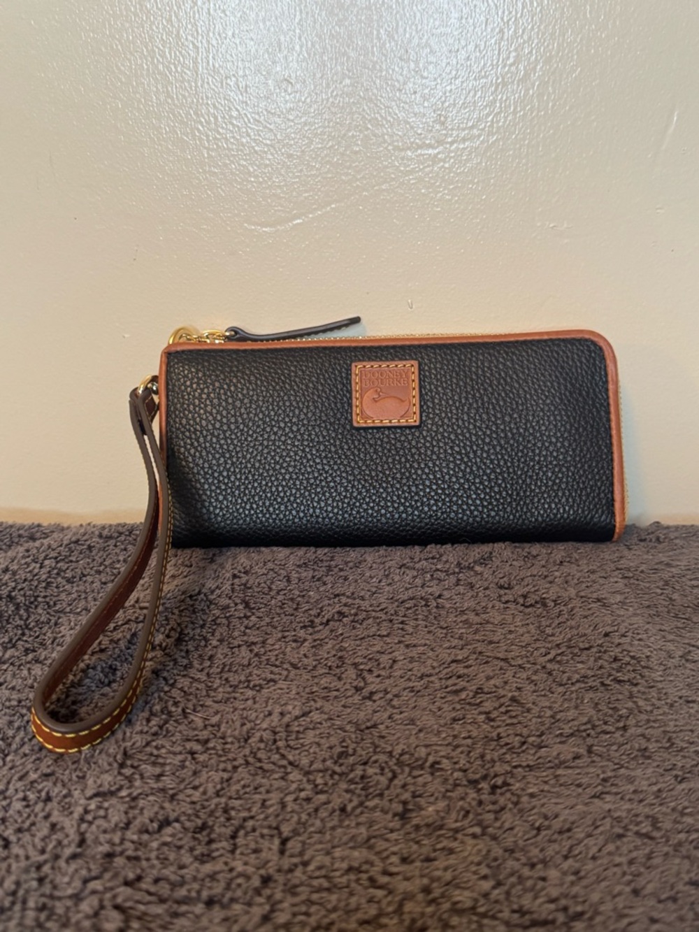 Dooney & Bourke Pebble Grain Large Zip Around Wristlet (Black)